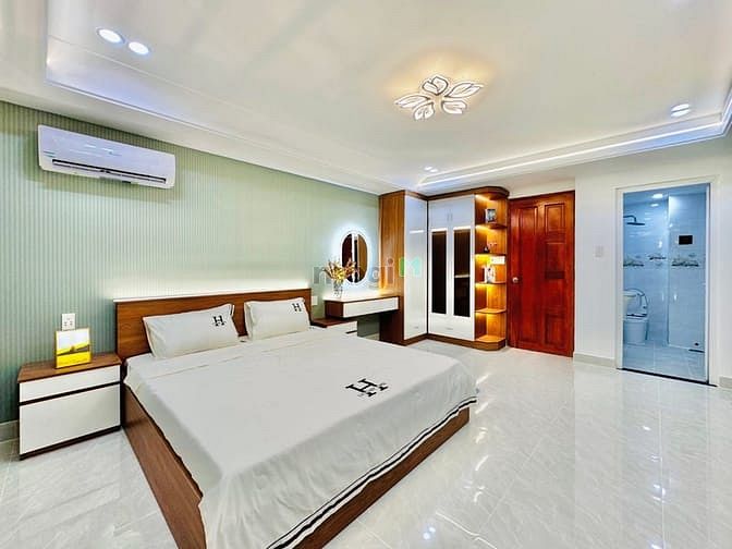 Hình ảnh Bán gấp Đường Bến Vân Đồn, Phường 2, Quận 4, 70m2/4Tỷ9 sổ hồng riêng