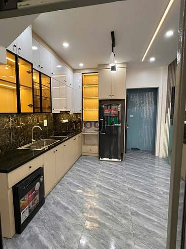 Hình ảnh Cơ hội vàng - Bán nhà đẹp Ngọc Thuỵ - 4 tầng thang máy - chỉ 8,3 tỷ