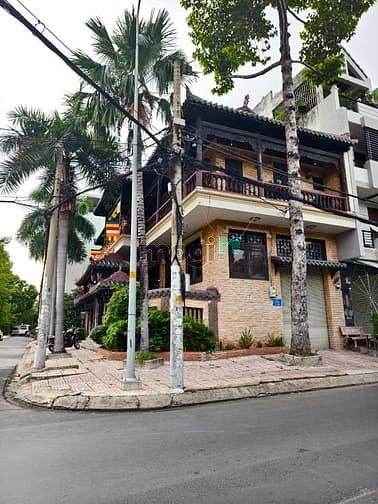 Hình ảnh Biệt thự gỗ lim tìm chủ nhân hữu duyên.