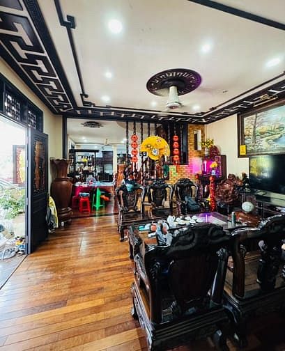 Hình ảnh Biệt thự gỗ lim tìm chủ nhân hữu duyên.