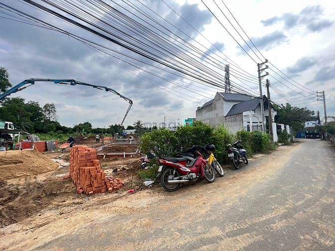 Hình ảnh Bán lô đất 8m x 24m thổ cư toàn bộ, gần UBND Bình Hòa, giá 3 tỷ !