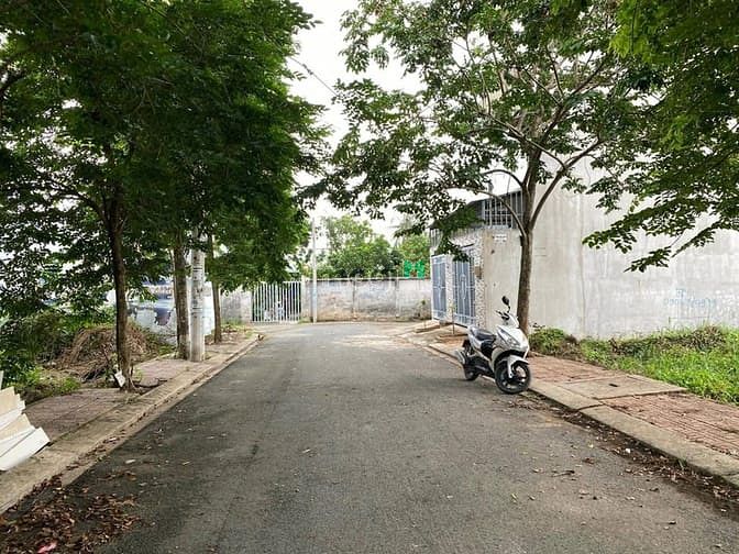 Hình ảnh Bán Đất 1/ Nguyễn Xiển, Đất xây dựng tự do sát Vinhomes Grand Park