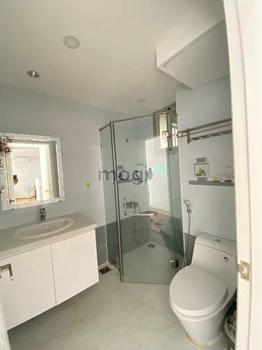 Hình ảnh Cho thuê SCENIC VALLEY, 71m2, 2pn, 2wc, lầu cao, view hồ bơi