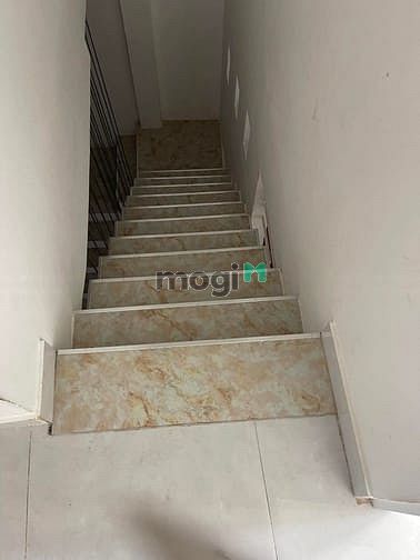 Hình ảnh Bán nhà 2 tầng cách mạng tháng 8 phường 5 Tân bình
