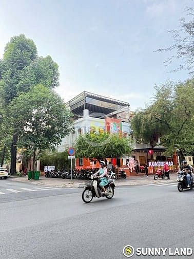 Hình ảnh Cho Thuê SIÊU PHẨM Góc 2MT Võ Văn Tần Q3