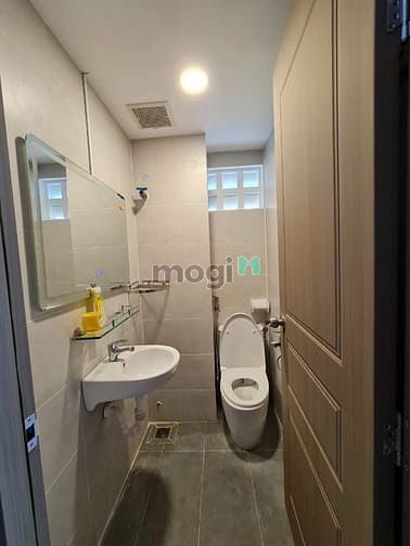 Hình ảnh Cho thuê Căn Hộ Q1 ngay Cống Quỳnh_Ban công_Máy giặt riêng_thang máy