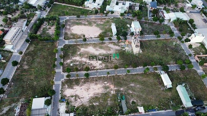 Hình ảnh Bán đất liền kề sân bay Long Thành, vốn chỉ 900tr có được 2 NỀN