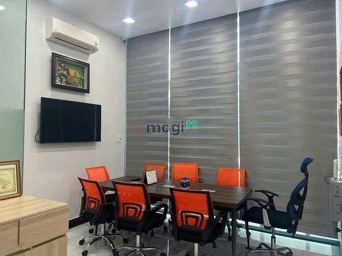 Hình ảnh Cho thuê nhà mặt tiền Quận 10 - có thang máy, PCC