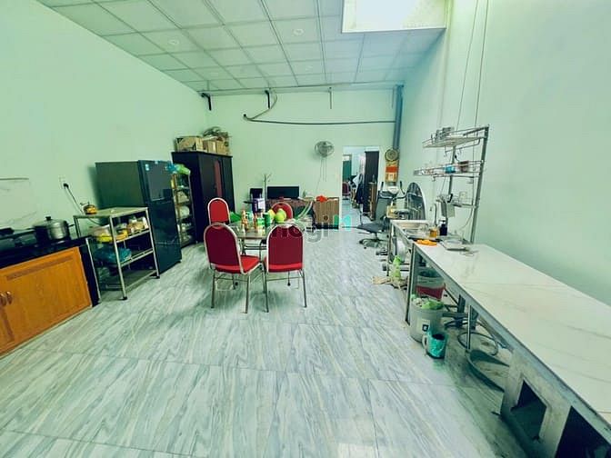Hình ảnh Nhà bán 120m2 gần chợ Tân Phong 5,6 tỷ vị trí kinh doanh cấp 4 rộng
