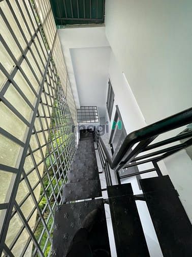 Hình ảnh Nhà đẹp 3 Lầu hẻm 413 đ.Lê Văn Quới, P.BTDA, Q.Bình Tân