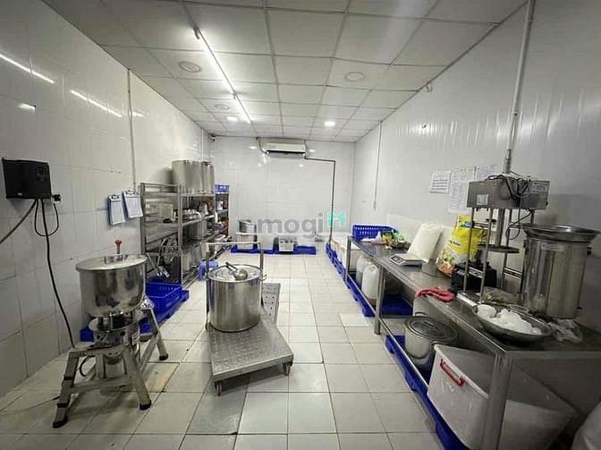 Hình ảnh Cho Thuê Kho Mặt tiền Quốc Lộ 13, Quận Thủ Đức, DT 750m2, 80 triệu/thá