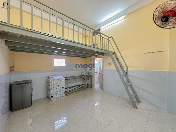 Hình ảnh Phòng 26m² Có Gác Cao, Máy Lạnh, Cửa Sổ Thoáng, Sân Bay – Tân Bình