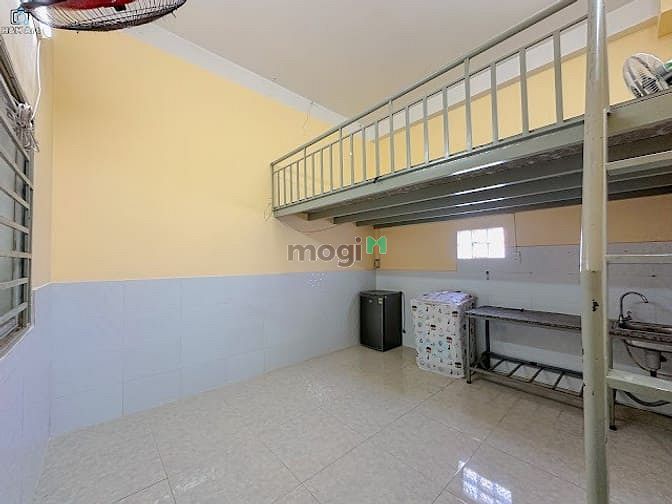 Hình ảnh Phòng 26m² Có Gác Cao, Máy Lạnh, Cửa Sổ Thoáng, Sân Bay – Tân Bình