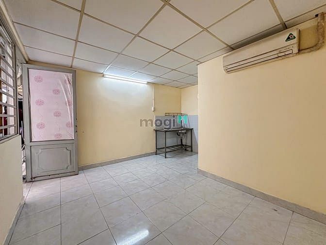Hình ảnh Phòng Chill Cực Thoáng, Ban Công Và Máy Lạnh, Gần Cộng Hòa – Tân Bình