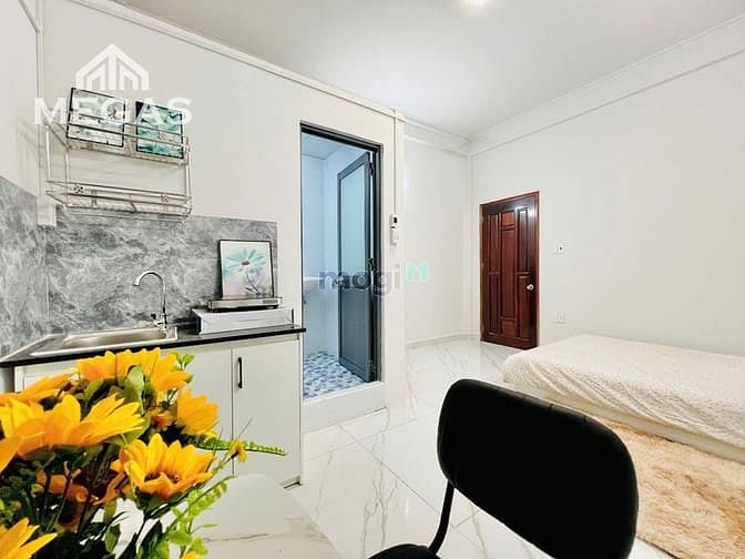 Hình ảnh Cho Thuê Căn Hộ Dịch Vụ Full Nội Thất Mới 100% Ngay Vòng Xoay Phú Lâm