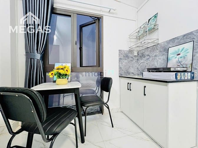 Hình ảnh Cho Thuê Căn Hộ Dịch Vụ Full Nội Thất Mới 100% Ngay Vòng Xoay Phú Lâm