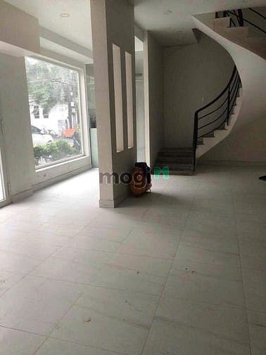 Hình ảnh Cho thuê MẶT BẰNG SIÊU HẤP DẪN tại Quận 3 - Trống Suốt 2 tầng