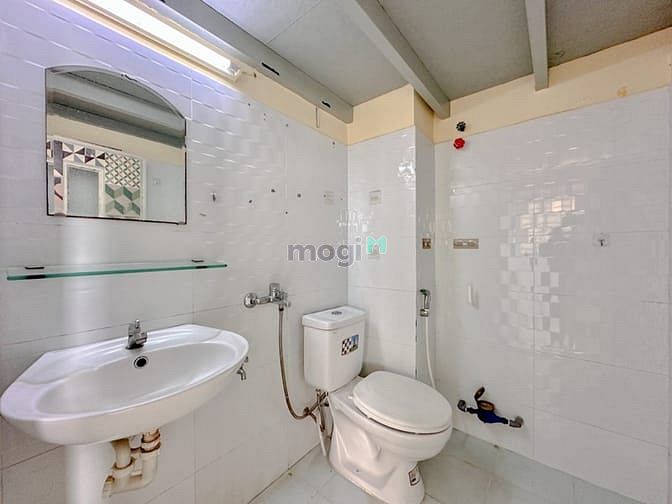 Hình ảnh Phòng Trọ Gác Cao 25m² Có Thang Máy, Cửa Sổ Thoáng Tân Bình - Cộng Hòa
