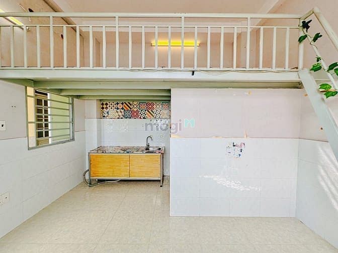 Hình ảnh Phòng Trọ Gác Cao 25m² Có Thang Máy, Cửa Sổ Thoáng Tân Bình - Cộng Hòa
