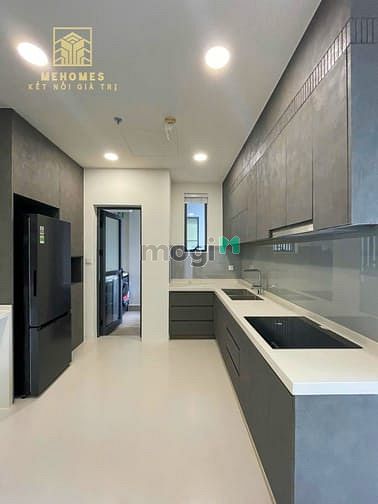Hình ảnh 🍀Diamond Centery 3pn 3wc NT cơ bản, view hồ bơi xanh mát, lầu trung🍀