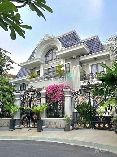 Hình ảnh Cho thuê Biệt thự KDC Bình Phú, Quận 6 - Sân vườn cực rộng