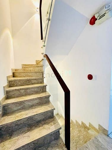 Hình ảnh Cho thuê góc 2 mặt tiền 01 đường số 5 Hà Đô Centrosa - có thang máy !