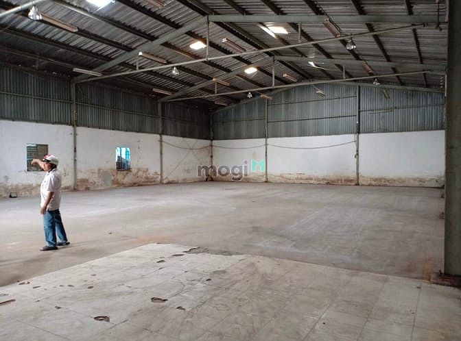 Hình ảnh Cho thuê Biệt thự Vp + kho 845m2 ngã tư Ga Quận 12