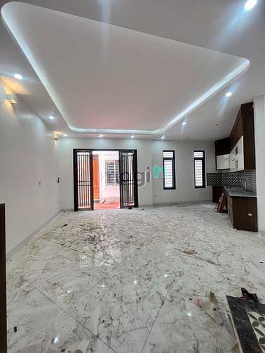 Hình ảnh Nhà 5 Tầng Trung Tâm Hoài Đức – 37m² – Gần Chợ, Trường, UBND – Ở Ngay