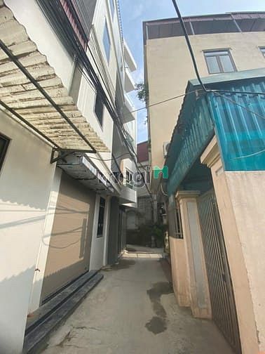 Hình ảnh Nhà 5 Tầng Trung Tâm Hoài Đức – 37m² – Gần Chợ, Trường, UBND – Ở Ngay