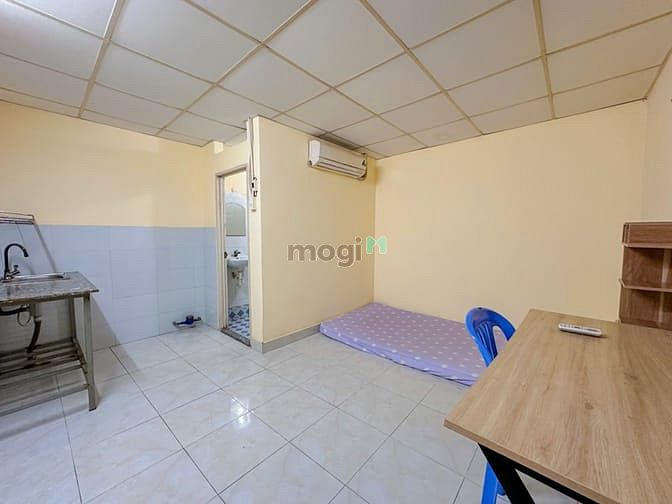 Hình ảnh Phòng Chill Cực Thoáng, Ban Công Và Máy Lạnh, Gần Cộng Hòa – Tân Bình