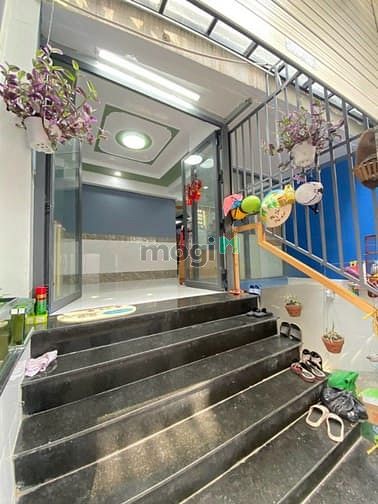 Hình ảnh CHDV siêu ngộp, 5.3 x 11m, Hầm 5T Giá 8.7 tỷ thương lượng