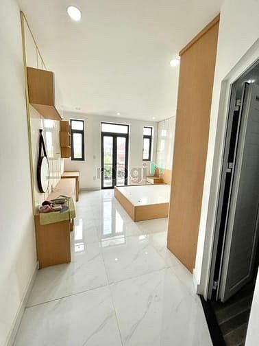 Hình ảnh CHDV siêu ngộp, 5.3 x 11m, Hầm 5T Giá 8.7 tỷ thương lượng