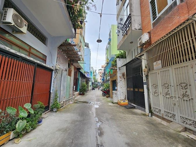 Hình ảnh CHDV siêu ngộp, 5.3 x 11m, Hầm 5T Giá 8.7 tỷ thương lượng