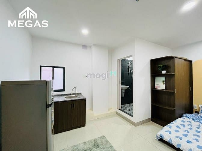 Hình ảnh Studio View Kính_Cửa Sổ Nội Thất Đầy Đủ Ngay Trường Chinh
