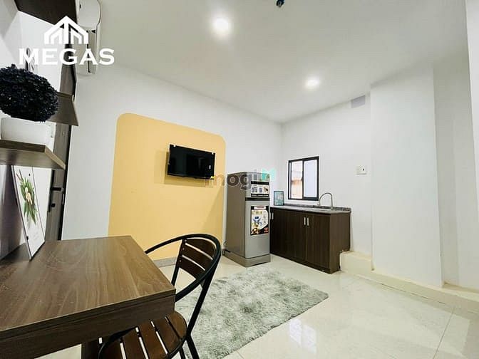 Hình ảnh Studio View Kính_Cửa Sổ Nội Thất Đầy Đủ Ngay Trường Chinh