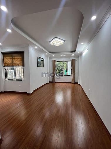 Hình ảnh Cho thuê nhà 3 tầng riêng biệt – Có thang máy, thông sàn – Thịnh Hào 1