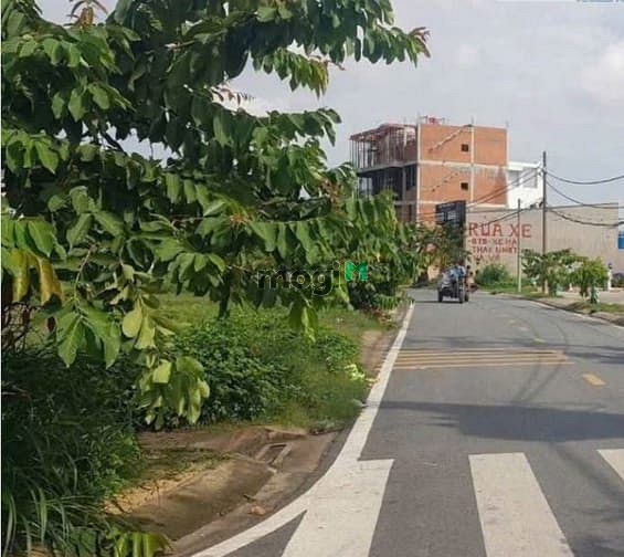 Hình ảnh Bán đất lô góc 2 mặt tiền – 250M² – sổ riêng – trung tâm bến lức
