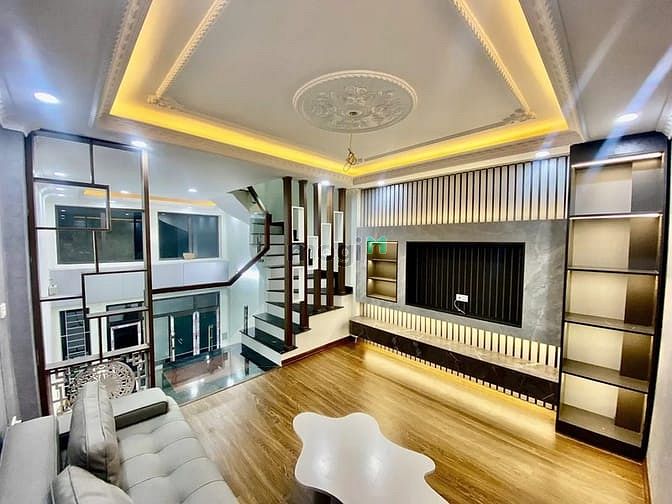 Hình ảnh Nhà đẹp 5 tầng, diện tích 38m2 mặt tiền 4m, giá 6.15 tỷ đường Ngọc Hồi