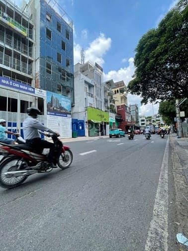 Hình ảnh Gấp bán nhà đất mặt tiền phường Đức Nhuận (Quận Phú Nhuận) TPHCM