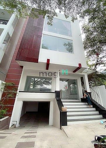 Hình ảnh DUY NHẤT BIỆT THỰ BÁN HẦM CÓ THANG MÁY, PCCC - Hơn 350m2 Tại Bạch Mã