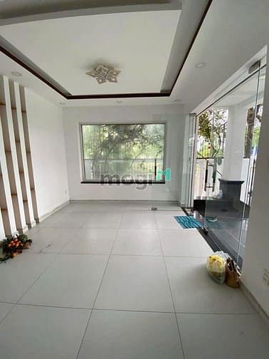 Hình ảnh DUY NHẤT BIỆT THỰ BÁN HẦM CÓ THANG MÁY, PCCC - Hơn 350m2 Tại Bạch Mã