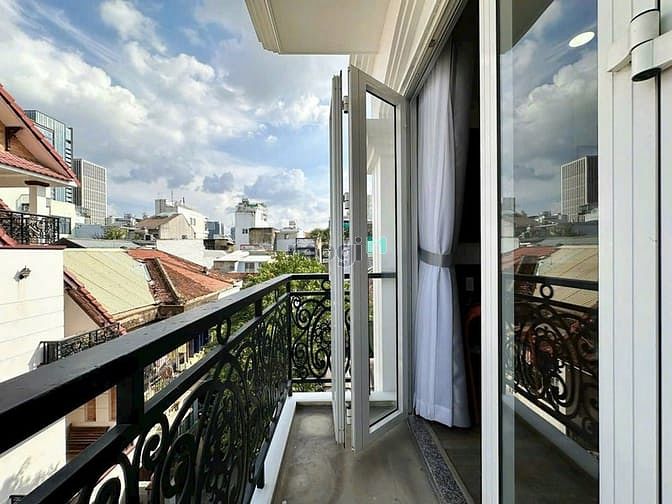 Hình ảnh Apartment for rent in District 1 – 1BR w/ separate kitchen, full-furni