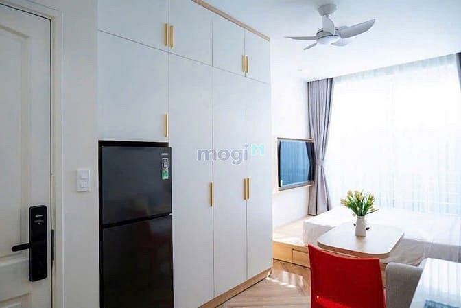 Hình ảnh Cho thuê phòng studio full nội thất Đường Bến Vân Đồn, ngay sát Q1