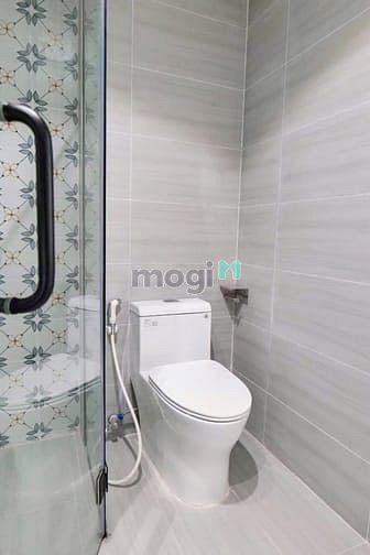 Hình ảnh Cho thuê phòng studio full nội thất Đường Bến Vân Đồn, ngay sát Q1