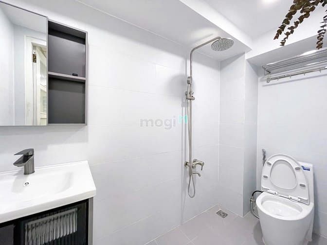 Hình ảnh Studio tách bếp bancon to FNT cao cấp gầnrmit-tdt-rmit quận4 quận1