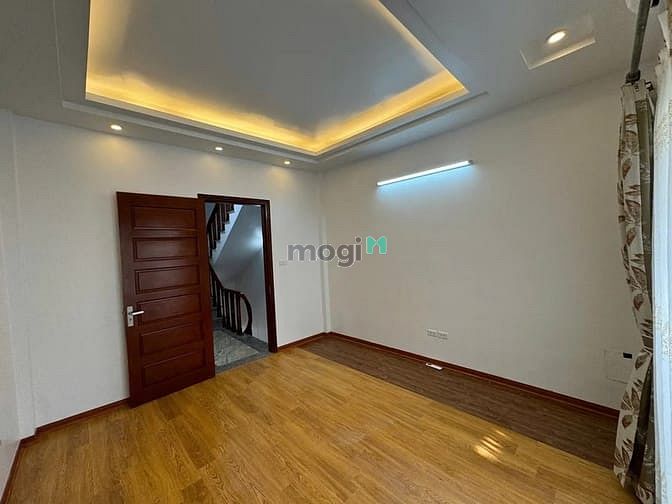 Hình ảnh Bán nhà Ngọc Hồi, 33m2 x 5 tầng, mặt tiền 4m, giá 5.4 tỷ