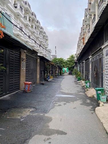 Hình ảnh Bán nhà phố 1/ đường thông xe hơi