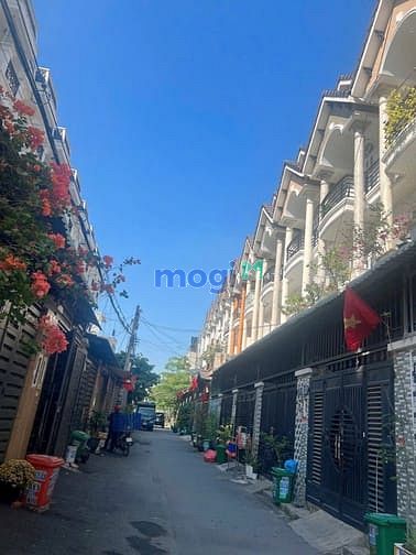 Hình ảnh Bán nhà phố 1/ đường thông xe hơi