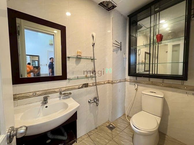 Hình ảnh Chung cư 10A Trần Nhật Duật,Tân Định,Q1: 70m2, 2p ngủ, NT, 12tr/th