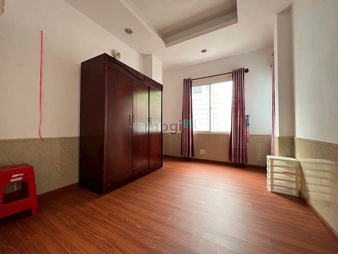 Hình ảnh Chung cư 10A Trần Nhật Duật,Tân Định,Q1: 70m2, 2p ngủ, NT, 12tr/th